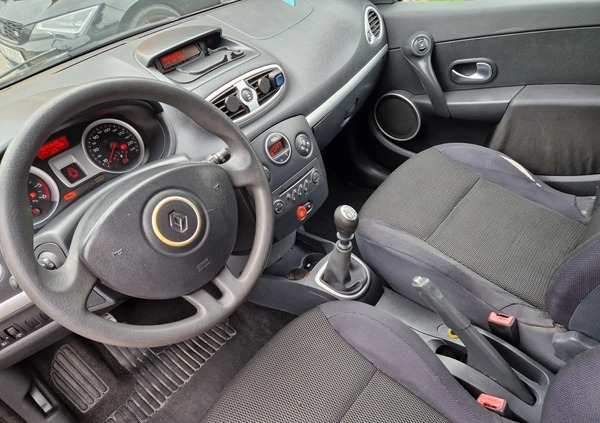 Renault Clio cena 6800 przebieg: 225000, rok produkcji 2005 z Brzesko małe 22